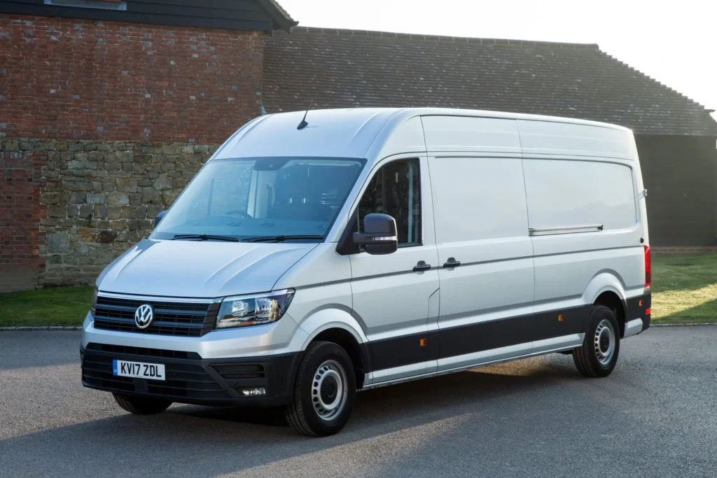 VW CRAFTER 2.0 TDI L2H2, kombi koji obecava mnogo